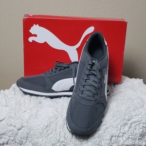 PUMAS Running sneakers golf shoe. ST Runner v2 NL